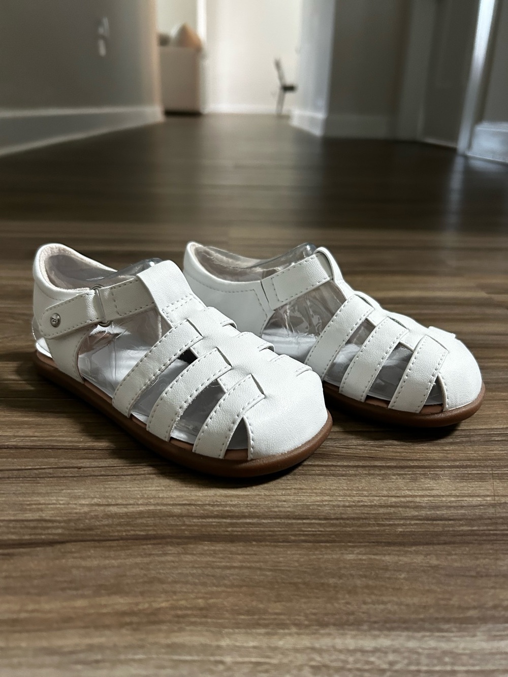 Ugg Kids White Fisherman Sandals